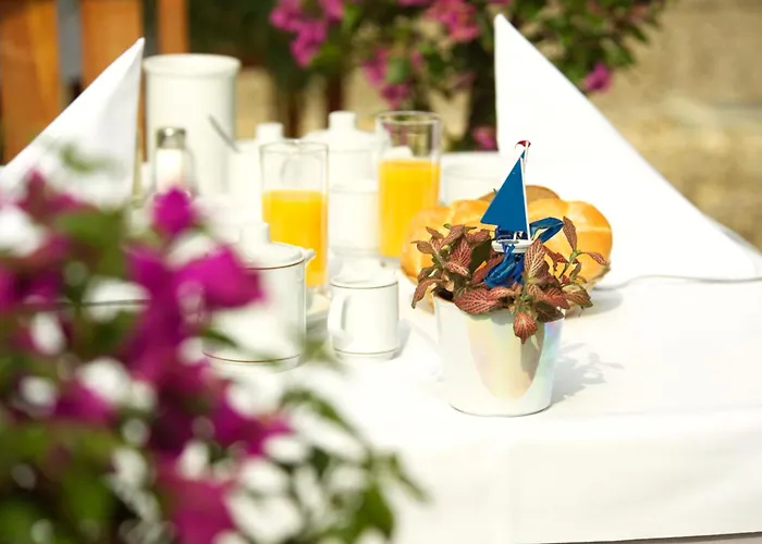 Strandhotel Alte Donau Hotel 4*