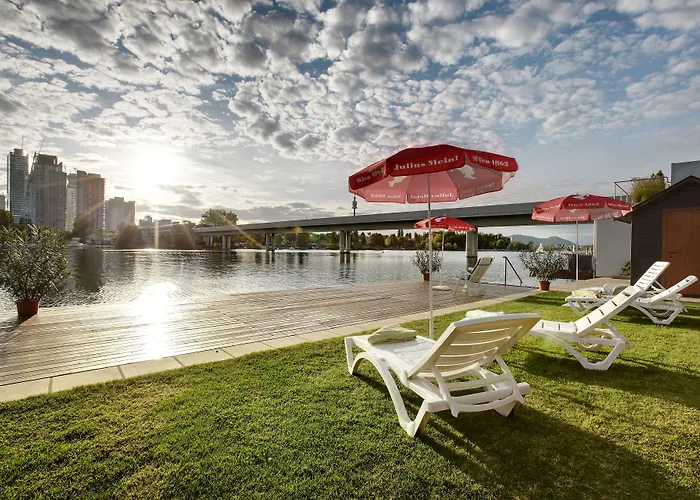 Strandhotel Alte Donau 4*