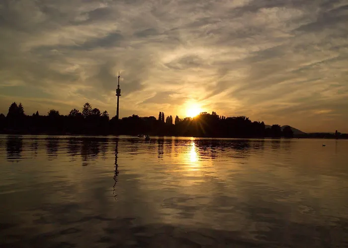 Strandhotel Alte Donau 4*