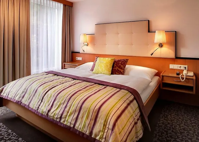 Strandhotel Alte Donau 4*